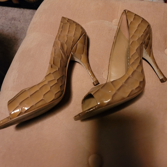BCBG Heels 👠 EUC size 7 - Picture 4 of 8